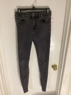 Zara Dark Gray Frayed Ankle Jeans Size 6